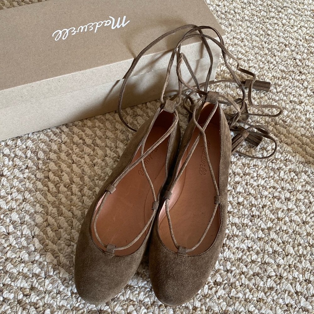 NWT Madewell olive/taupe cored lace up flats